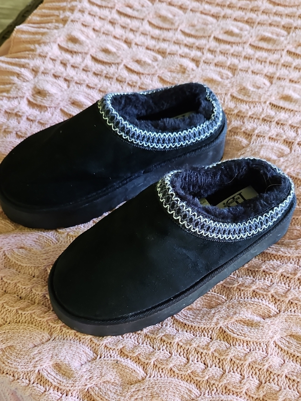 ID Required Black Slip-On Faux Fur Lined Slippers with Blue Trim 7 1/2M